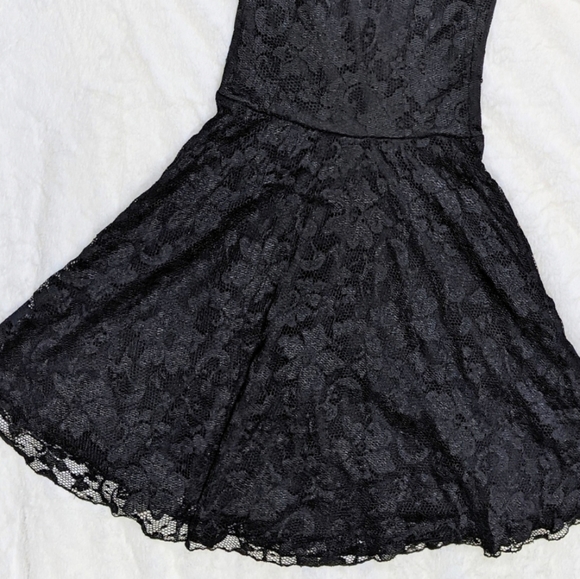 Boohoo Lulu Lace Bandeau Skater Dress - Picture 4 of 10